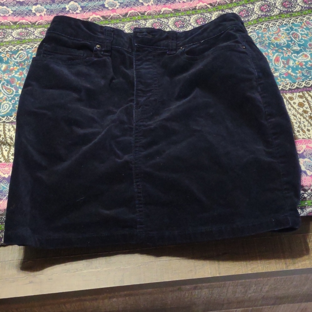 Forever 21 velvet min skirt